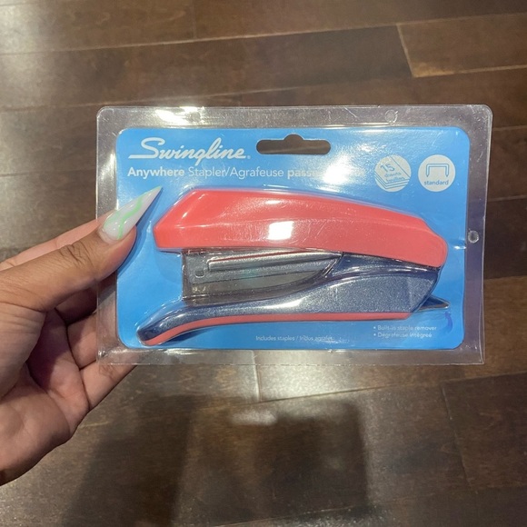 Stapler BNIB - Picture 2 of 2